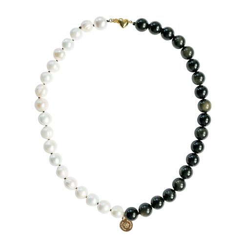Choker pearl collier necklace. Handknotted pearl collier necklace with half in pearls and the other half in shimmering gold sheen obsidian gemstones. Details in 18k gold plated sterling silver.