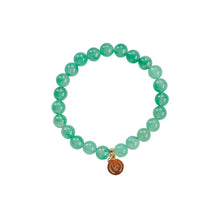Load image into Gallery viewer, Elegant and stylish elastic Green Aventurine bracelet with details in 18k gold-plated 925 Sterling Silver and brass. 
