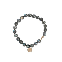 Load image into Gallery viewer, Elegant and stylish hand knotted Labradorite bracelet with high grade gemstones and details in 18k gold-plated 925 sterling silver. 
